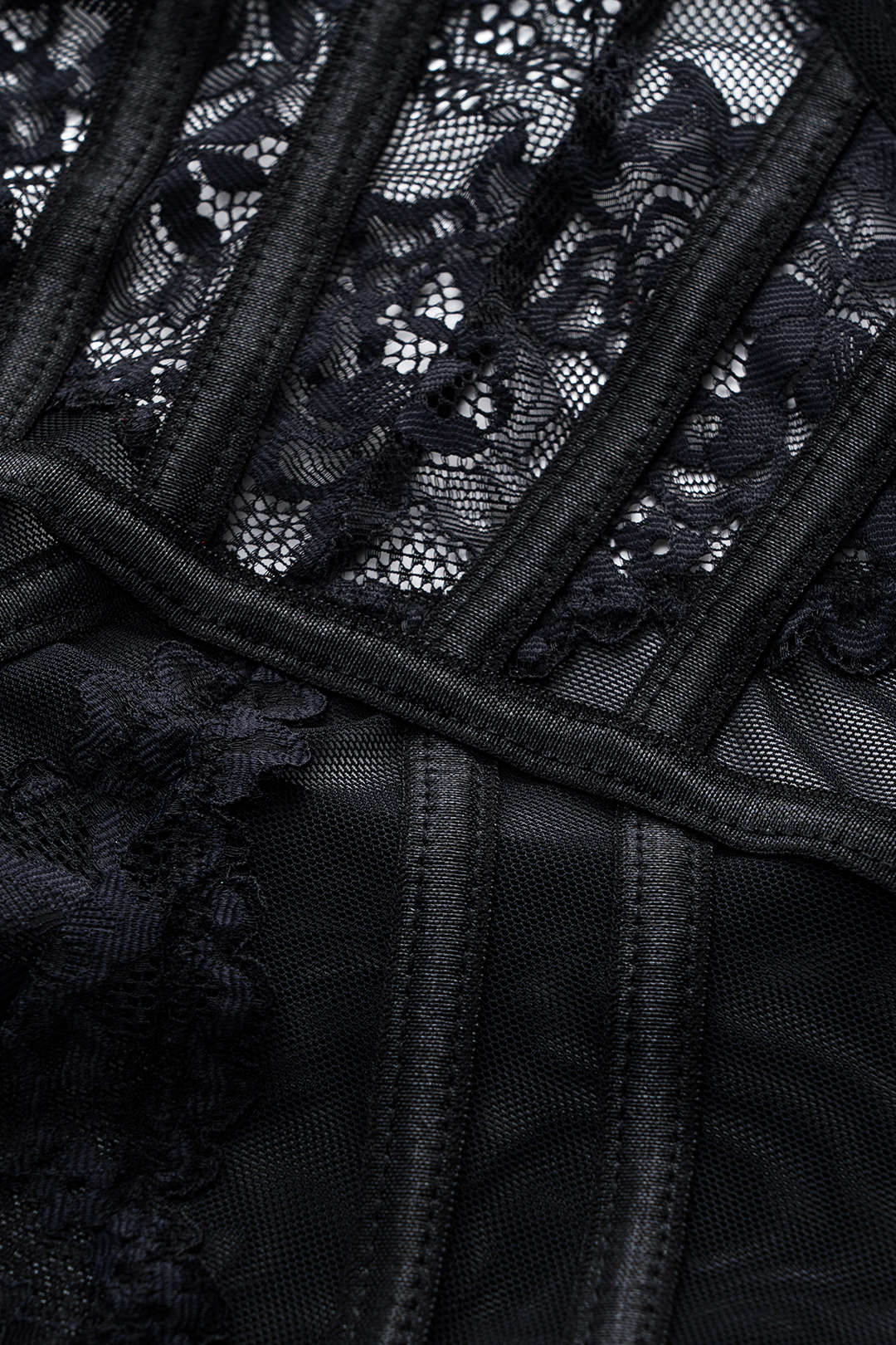 Κορμάκι-Κορσέ Από Τούλι Και Δαντέλα