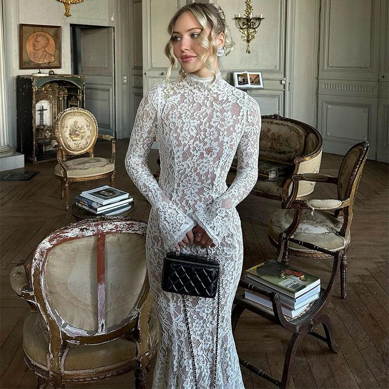 Κομψό Φόρεμα Με Ψηλό Λαιμό Και Δαντέλα