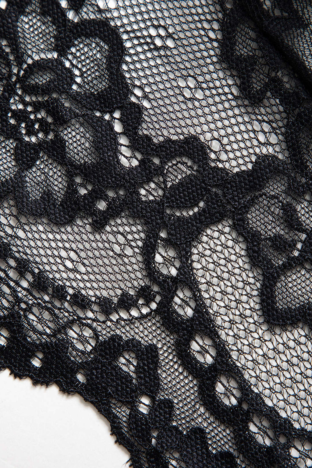 Σετ Ζαρτιέρες Με Μεταλλική Αλυσίδα Και Λεπτομέρεια, Με Λεπτομέρεια Στην Ύφανση