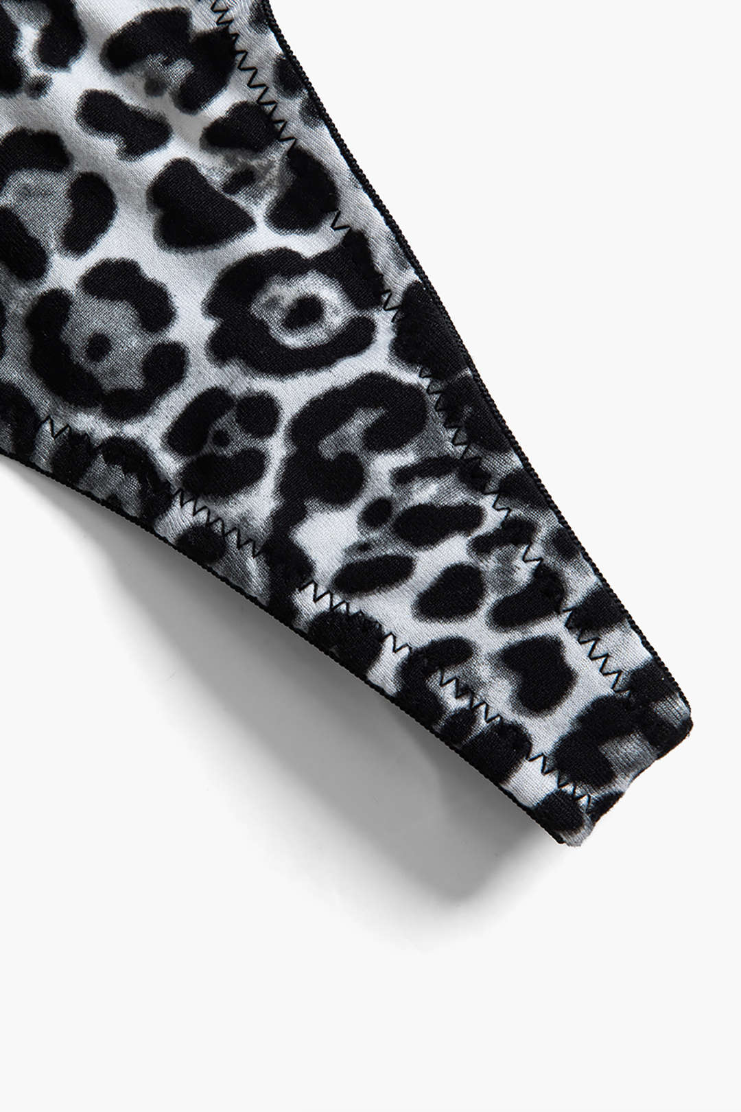 Σετ Εσώρουχων Με Ζώνη Και Σχέδιο Λεοπάρ Χωρίς Πλάτη