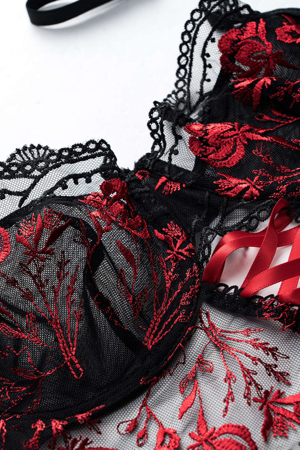 Σετ Μπουστάκι Και Ζαρτιέρα Με Κέντημα Από Τούλι