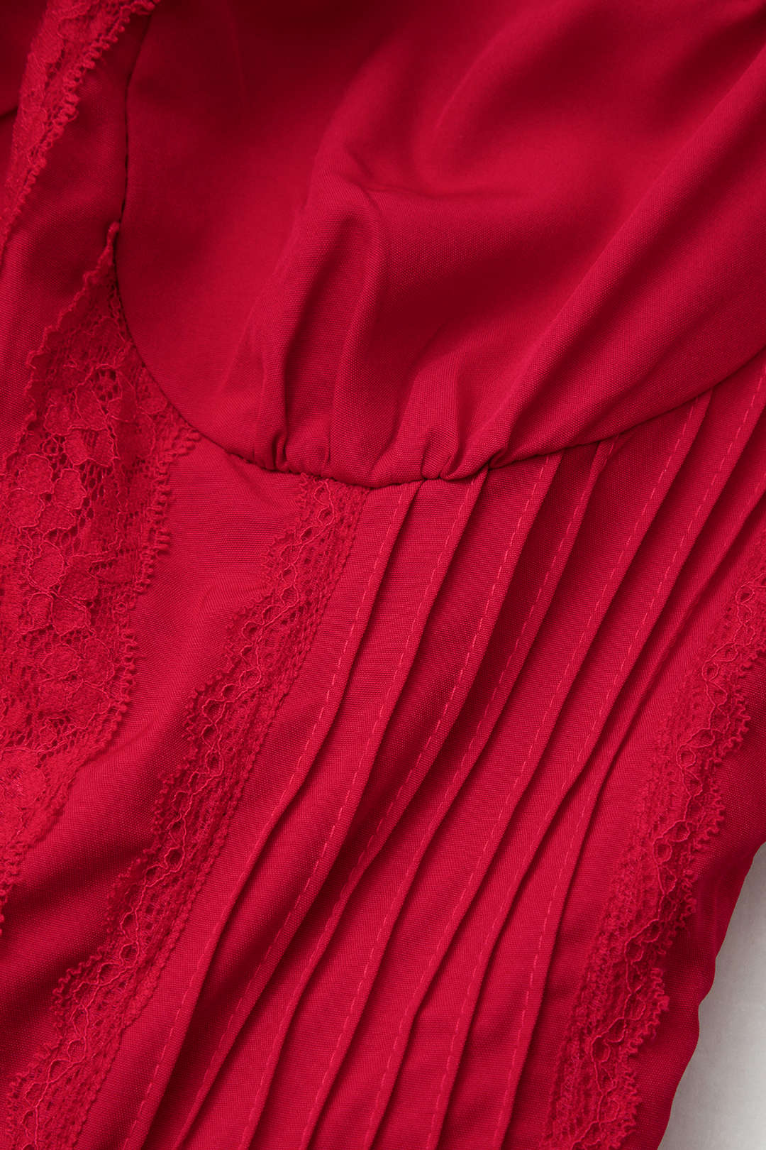 Μίνι Φόρεμα Με Πλισέ Τετράγωνη Λαιμόκοψη Και Δαντέλα ®