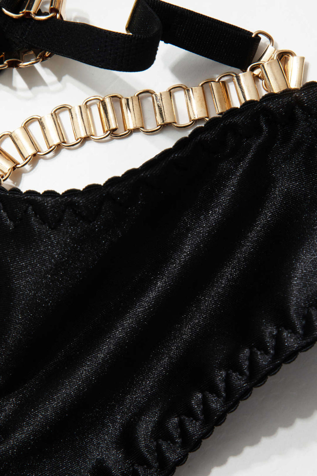 Σετ Εσώρουχων Με Κρεμαστό Μπουστάκι Και Αλυσίδα, Σε Αντίθεση Με Διχτυωτό Υλικό