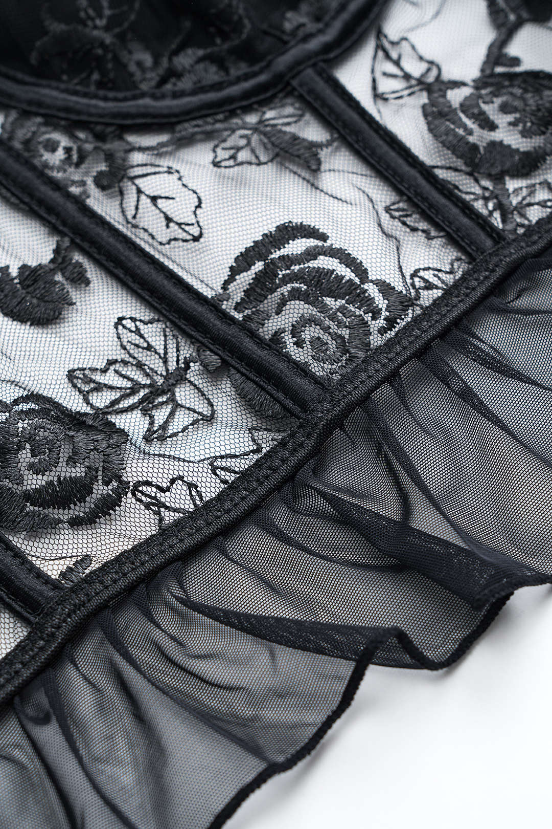 Μπουστάκι Με Τούλι Και Κεντημένο Κορσάζ