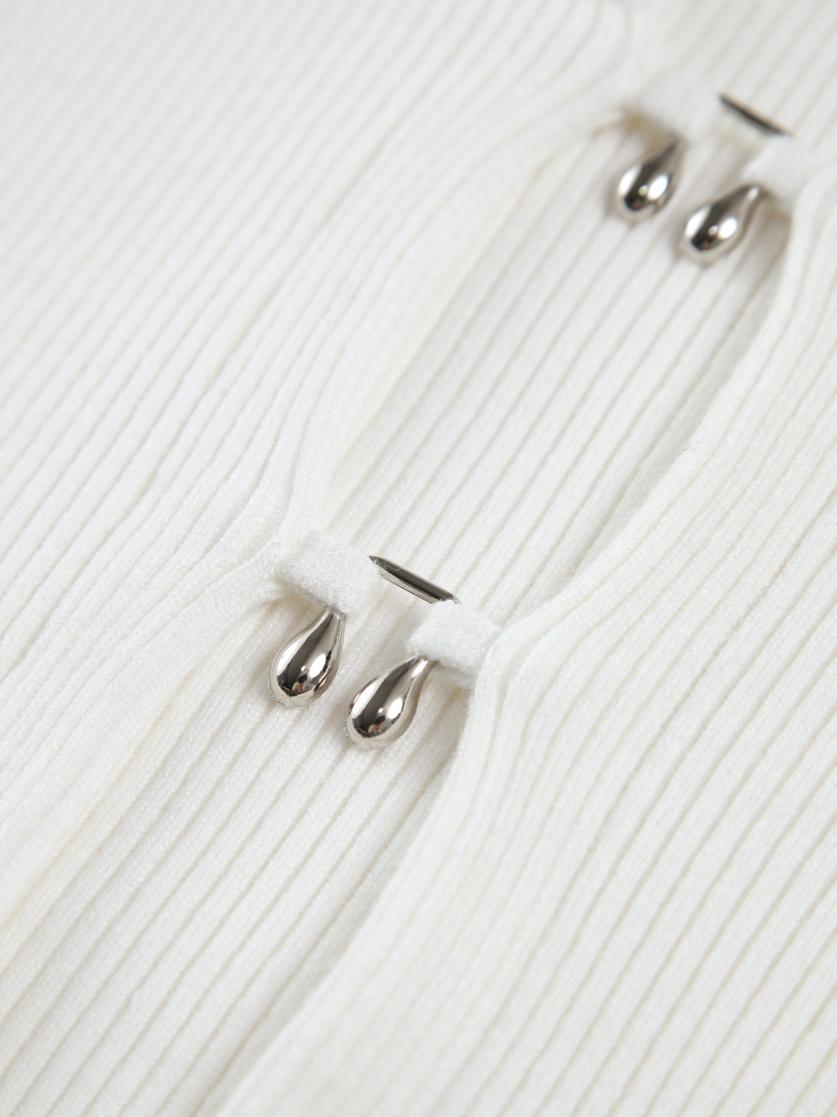 Μπλούζα Με Ριμπ Λεπτομέρειες Και Αγκράφα