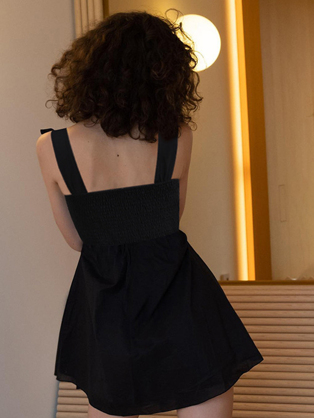 Κοντό Φόρεμα Με Δέσιμο Και Κόμπους