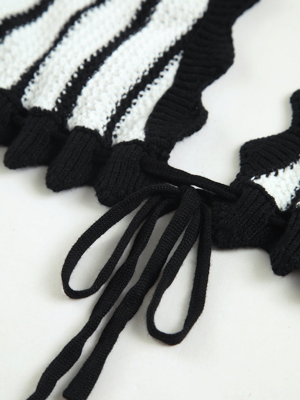 Σετ Φούστας Με Ριγέ Κόμπους Και Πλάτη Χωρίς Κόμπους