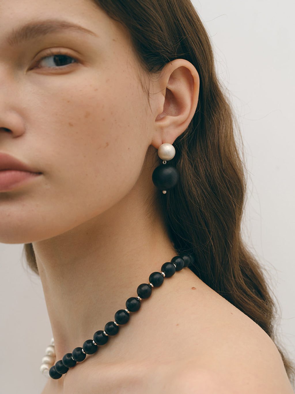 Σκουλαρίκια Από Σανταλόξυλο Σε Σχήμα Μπάλας Δύο Τόνων