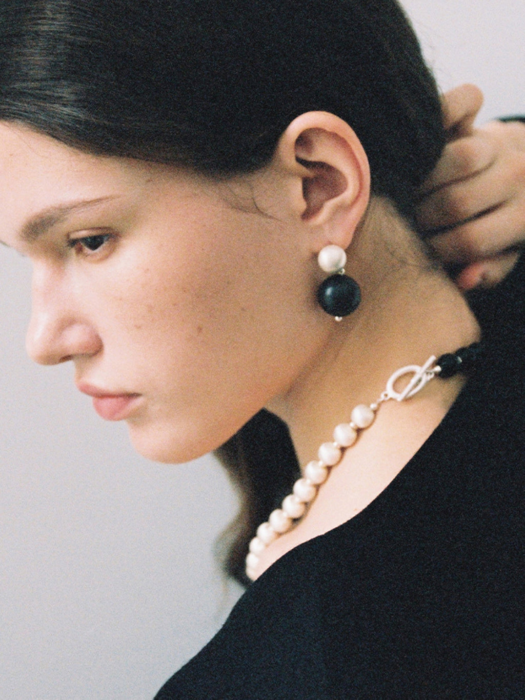 Σκουλαρίκια Από Σανταλόξυλο Σε Σχήμα Μπάλας Δύο Τόνων