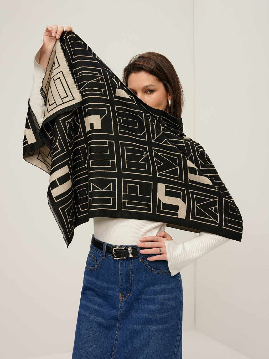 Σάλι Γεωμετρικής Κομψότητας