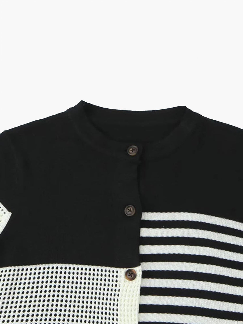 Πλεκτό Τοπ Με Γεωμετρικά Κουμπιά Και Χρωματικά Μπλοκ