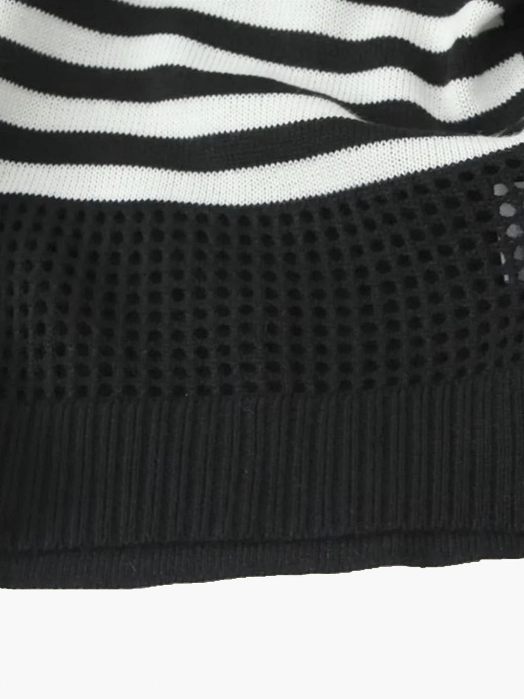 Πλεκτό Τοπ Με Γεωμετρικά Κουμπιά Και Χρωματικά Μπλοκ