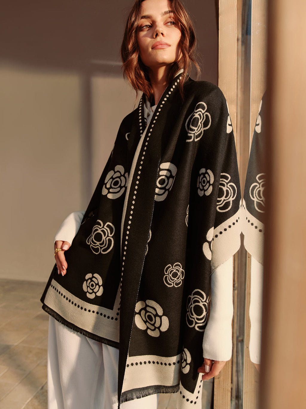 Σάλι Διπλής Όψης Με Floral Κομψότητα