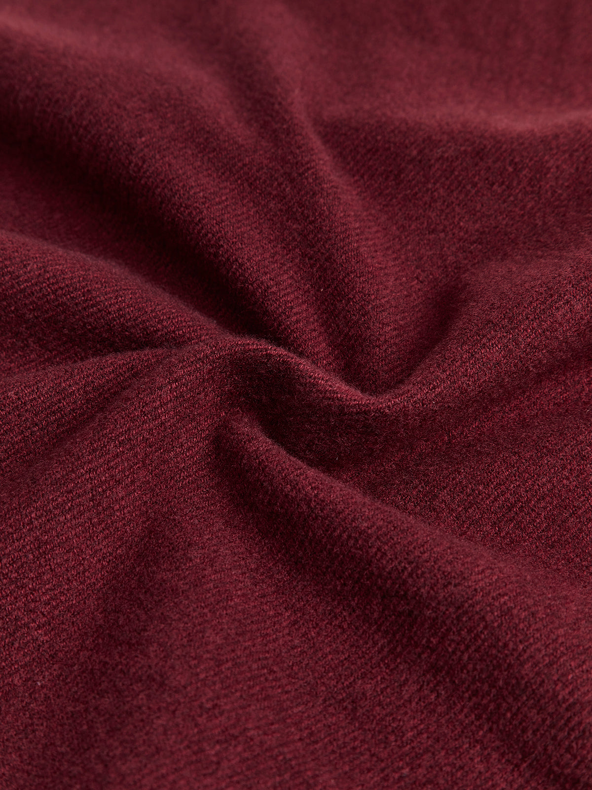 Σάλι Με Φούντα Crimson Elegance