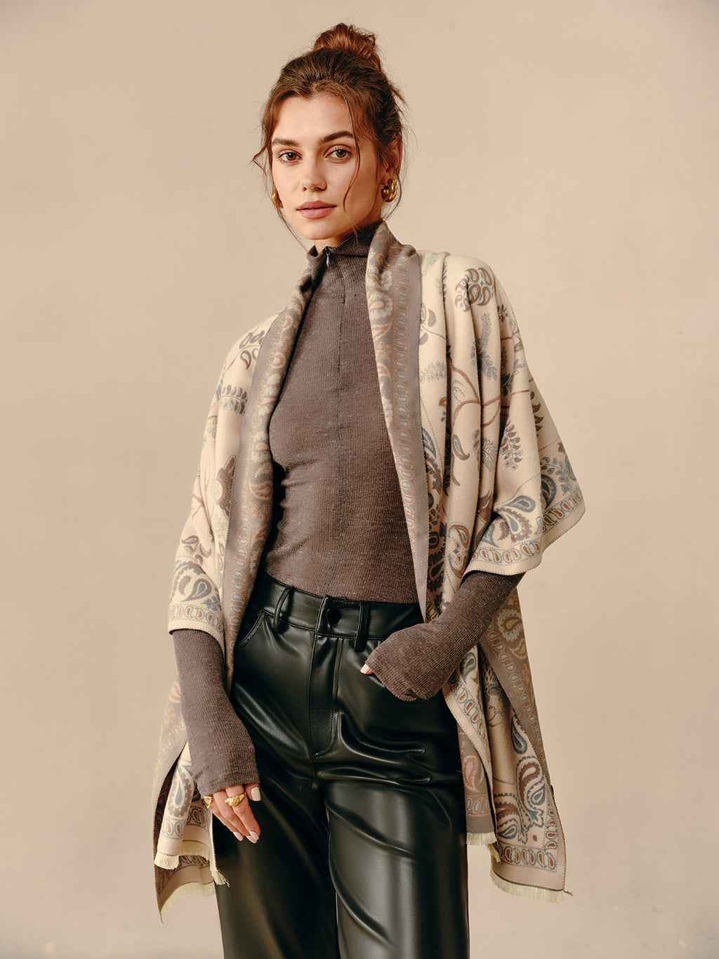 Σάλι Με Λουλουδάτη Κομψότητα