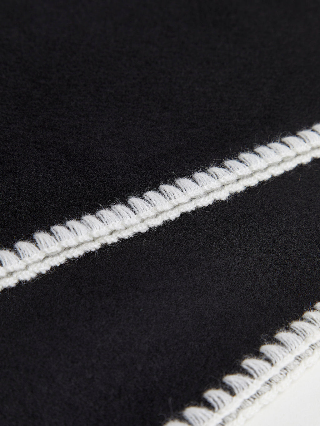 Σάλι Ethereal Touch