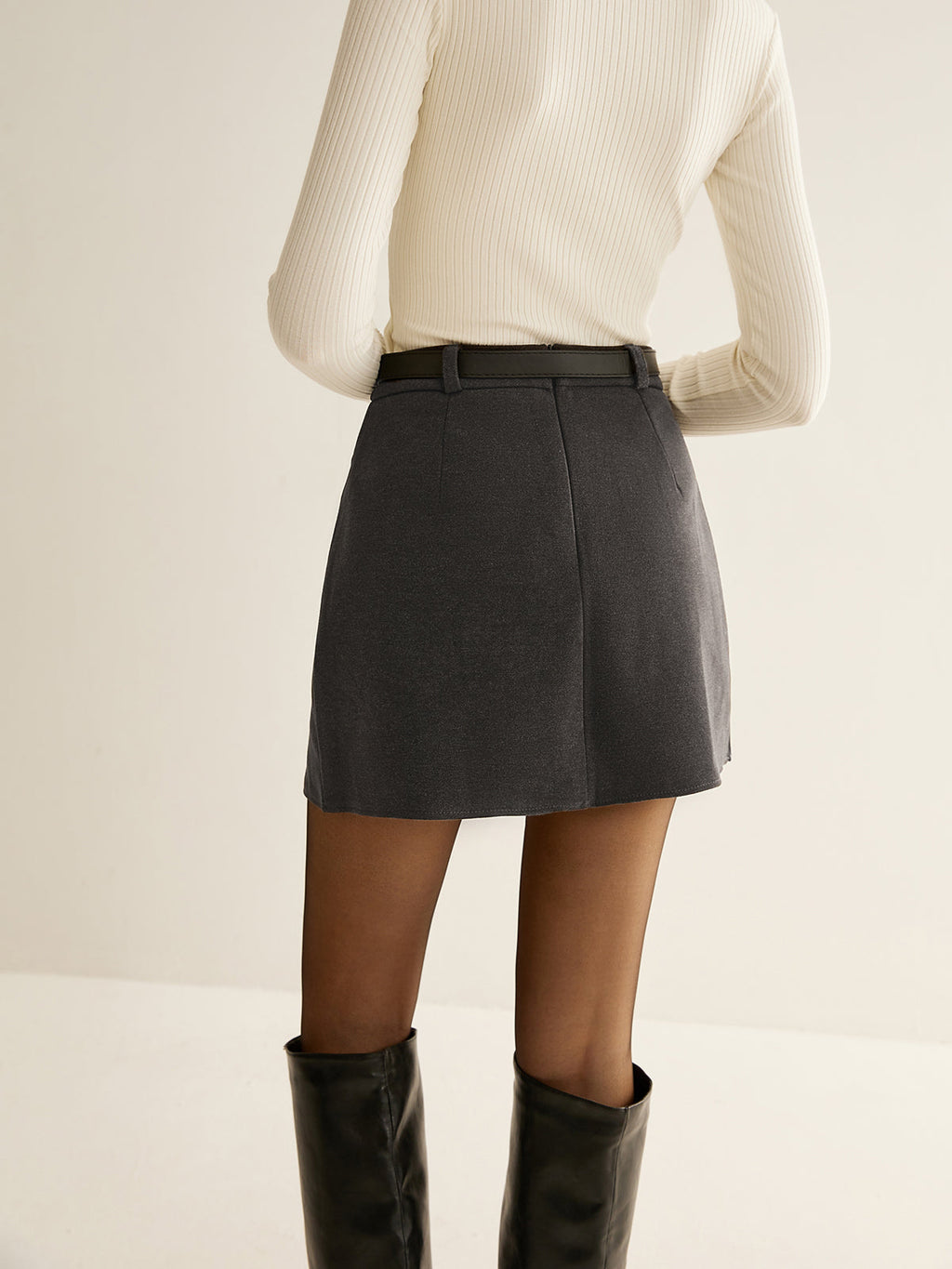 Κομψή Μίνι Φούστα Με Πλισέ Ζώνη