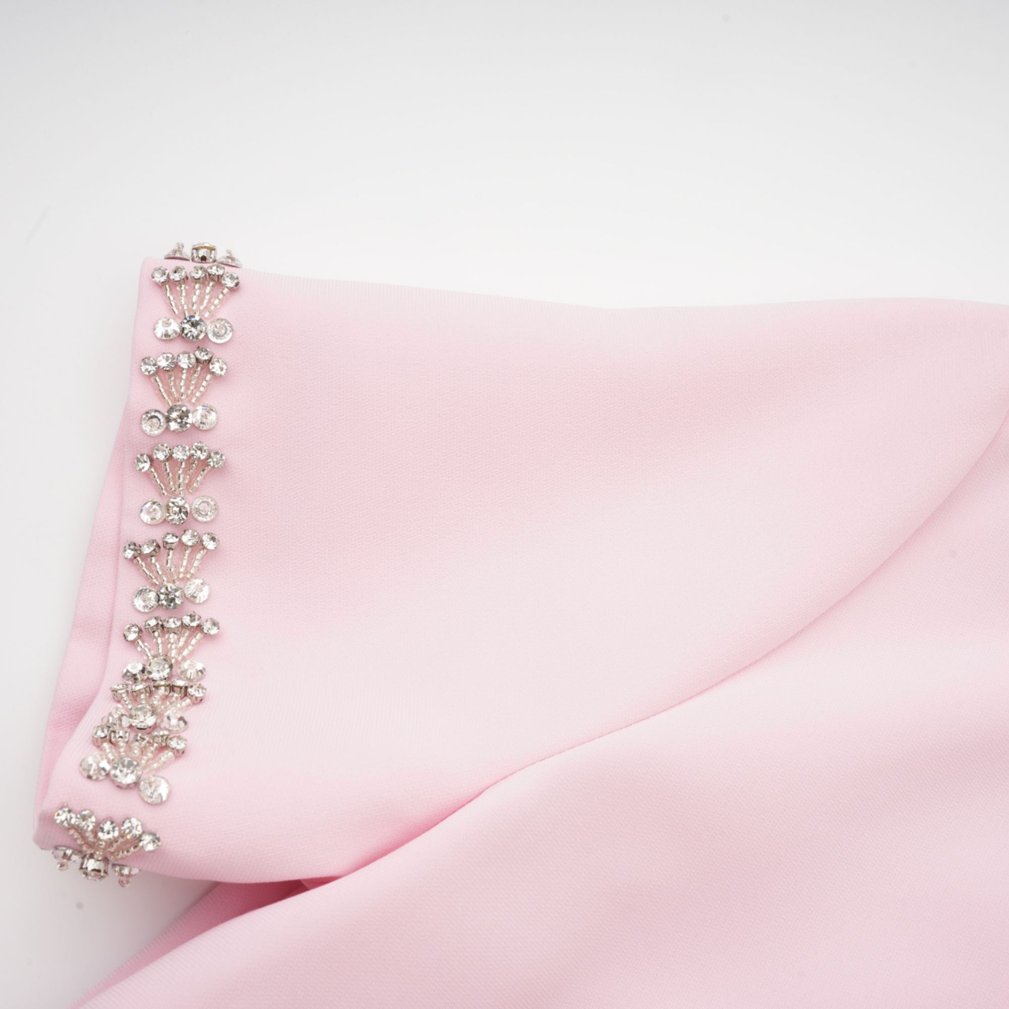 Φόρεμα Esther Pink Με Κοντό Μανίκι Και Κρυστάλλινες Λεπτομέρειες