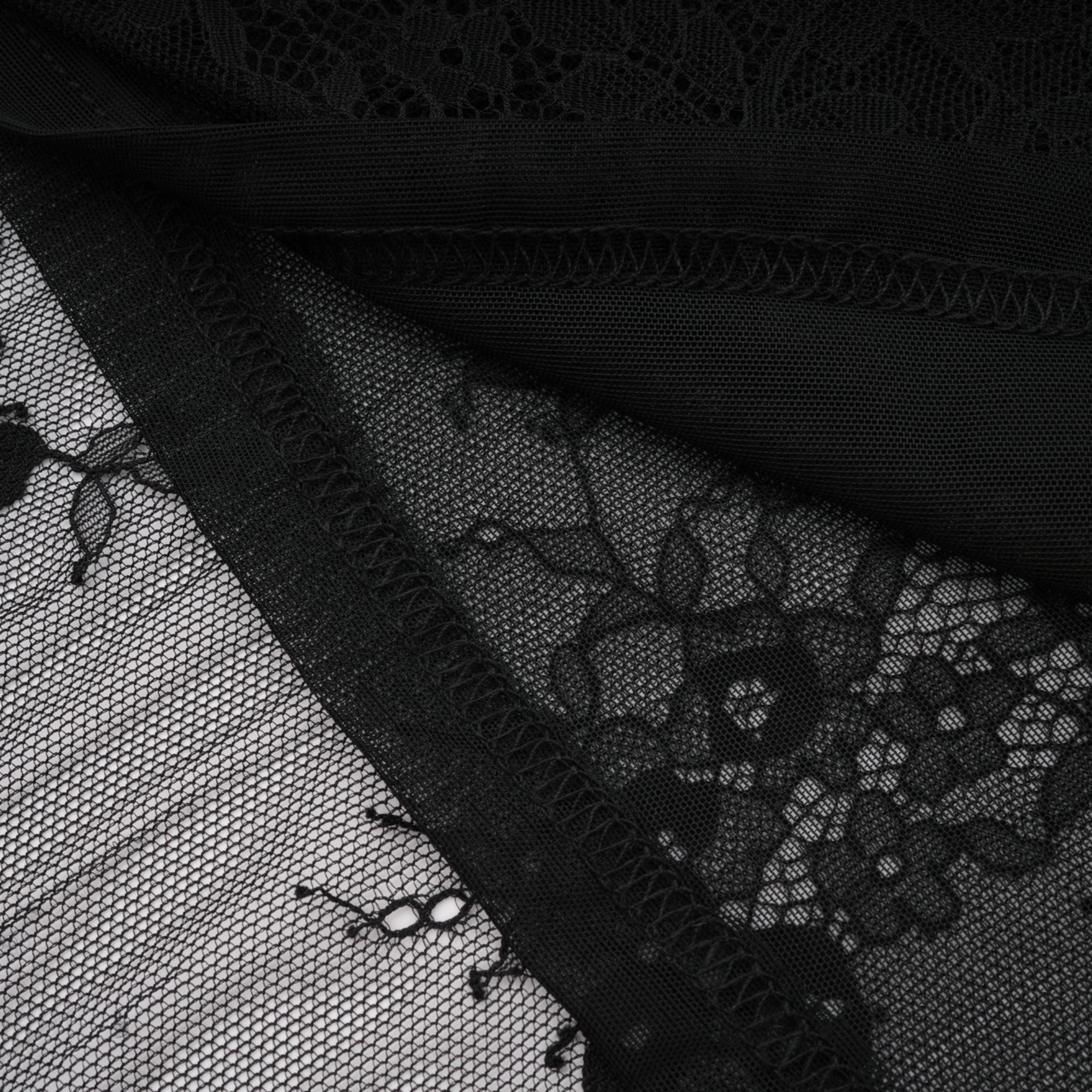 Μαύρο Μάξι Φόρεμα Irène Με Σταυρωτό Κρύσταλλο Και Διακόσμηση