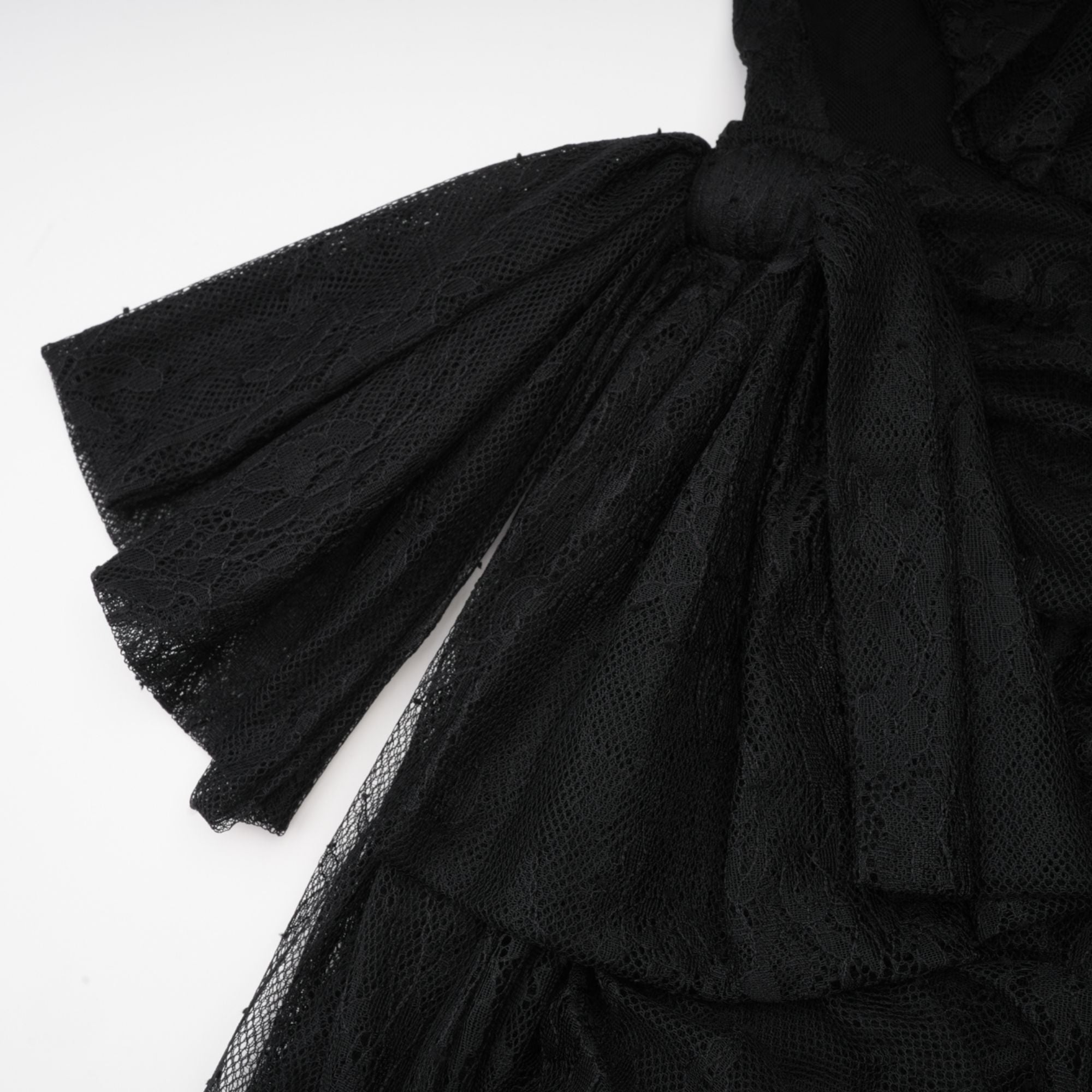 Μαύρο Φόρεμα Jeanne Με Έναν Ώμο Και Μάξι Λαιμόκοψη