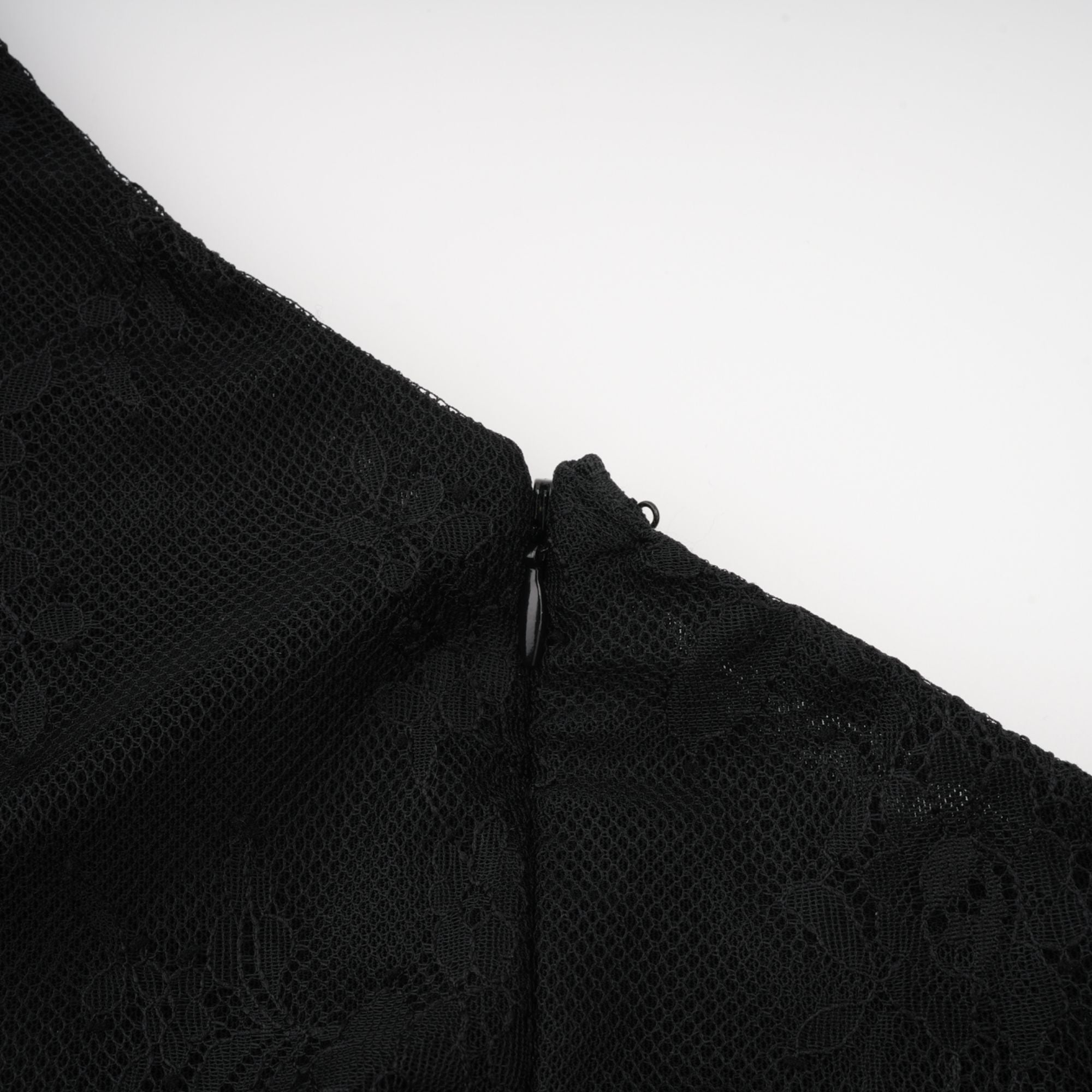 Μαύρο Φόρεμα Jeanne Με Έναν Ώμο Και Μάξι Λαιμόκοψη