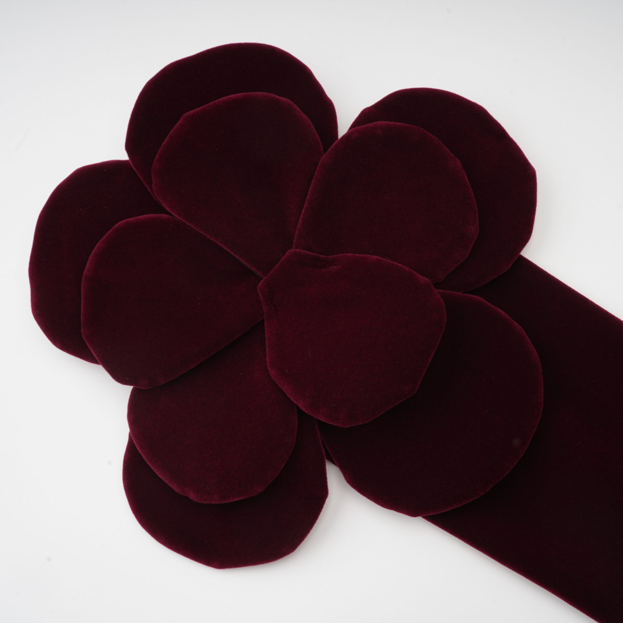 Μίνι Φόρεμα Με Απλικέ Λουλούδια Και Κόκκινο Azura