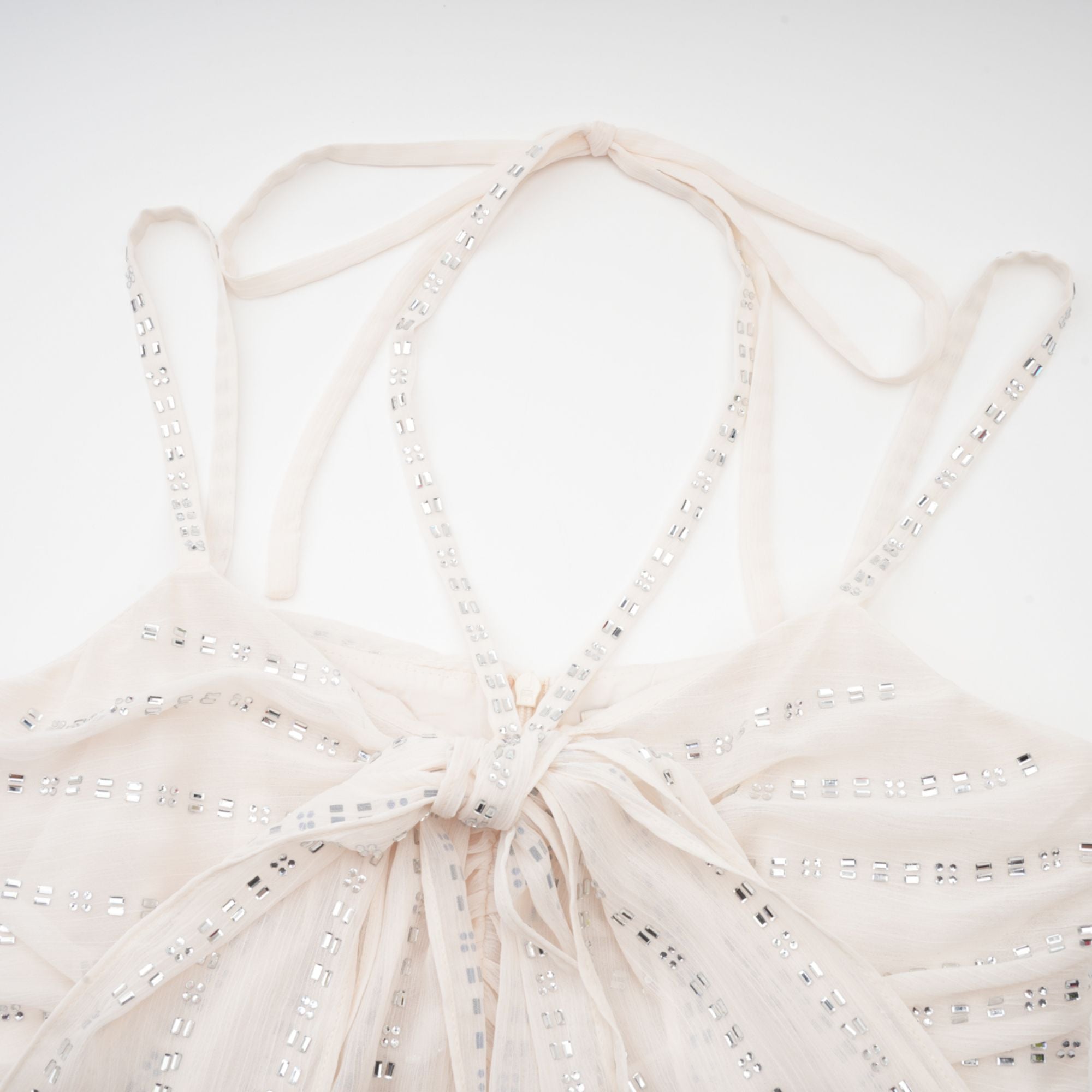 Λευκό Φόρεμα Adèle Με Πτυχώσεις Και Κρυστάλλους