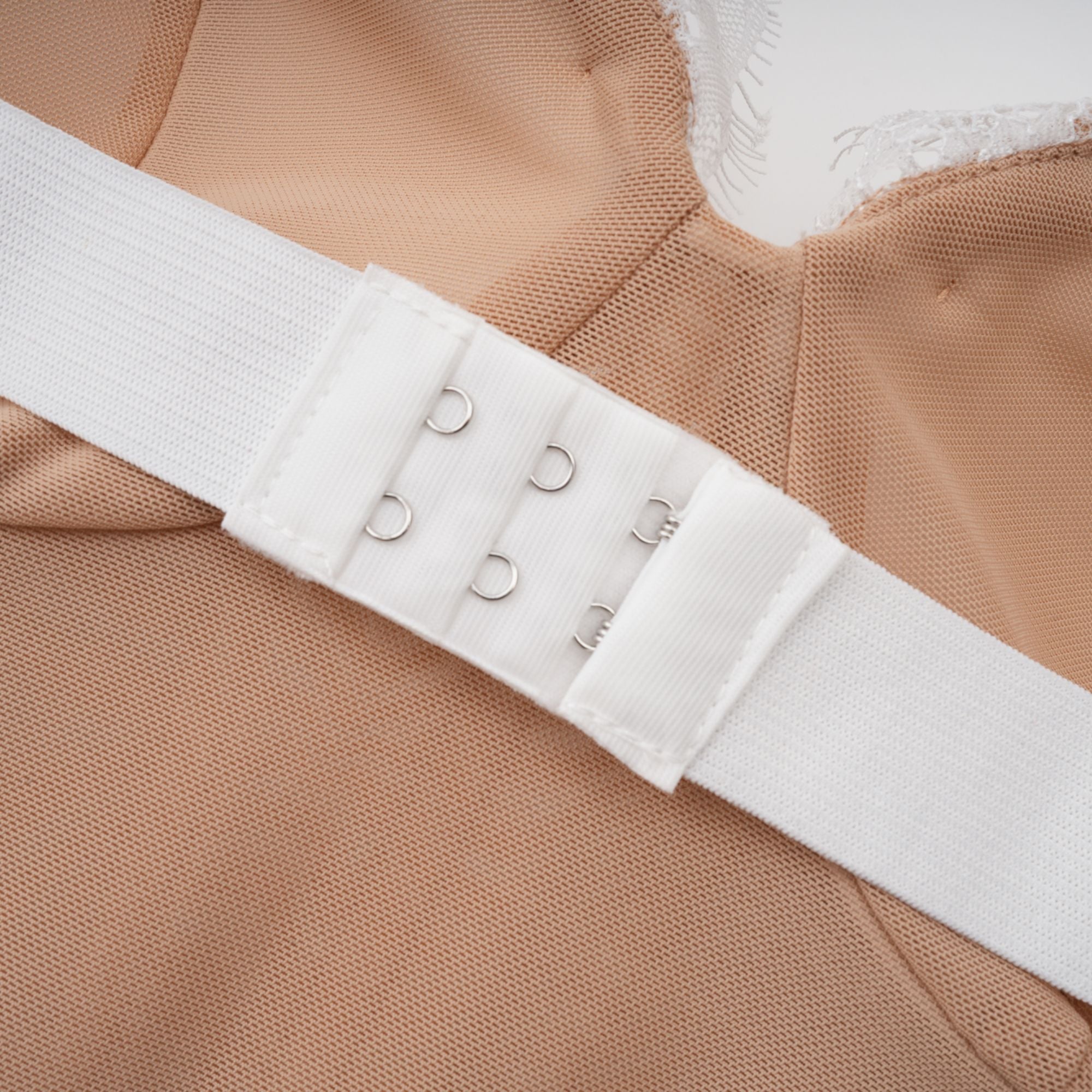 Μίνι Φόρεμα Renée Με Έξωμους Και Δαντέλα