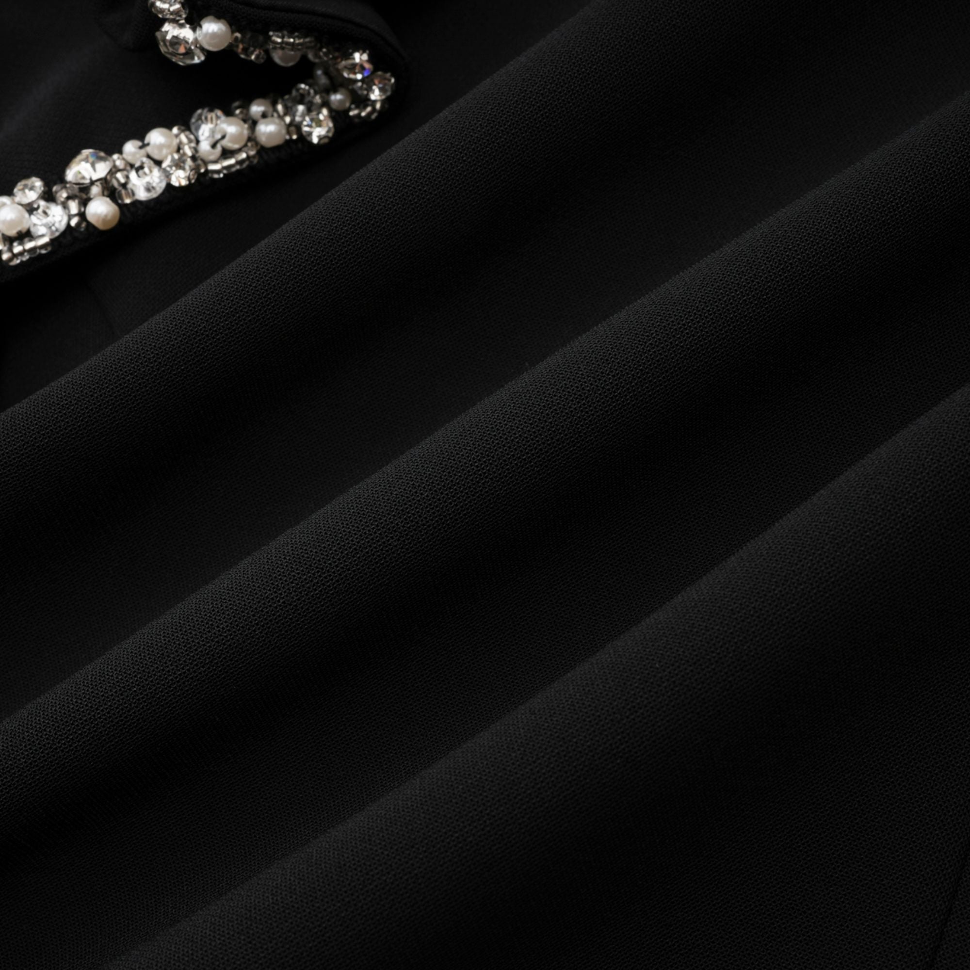 Σετ Ασορτί Μπλούζας Και Σορτς Με Κέντημα Flora Σε Μαύρο Χρώμα