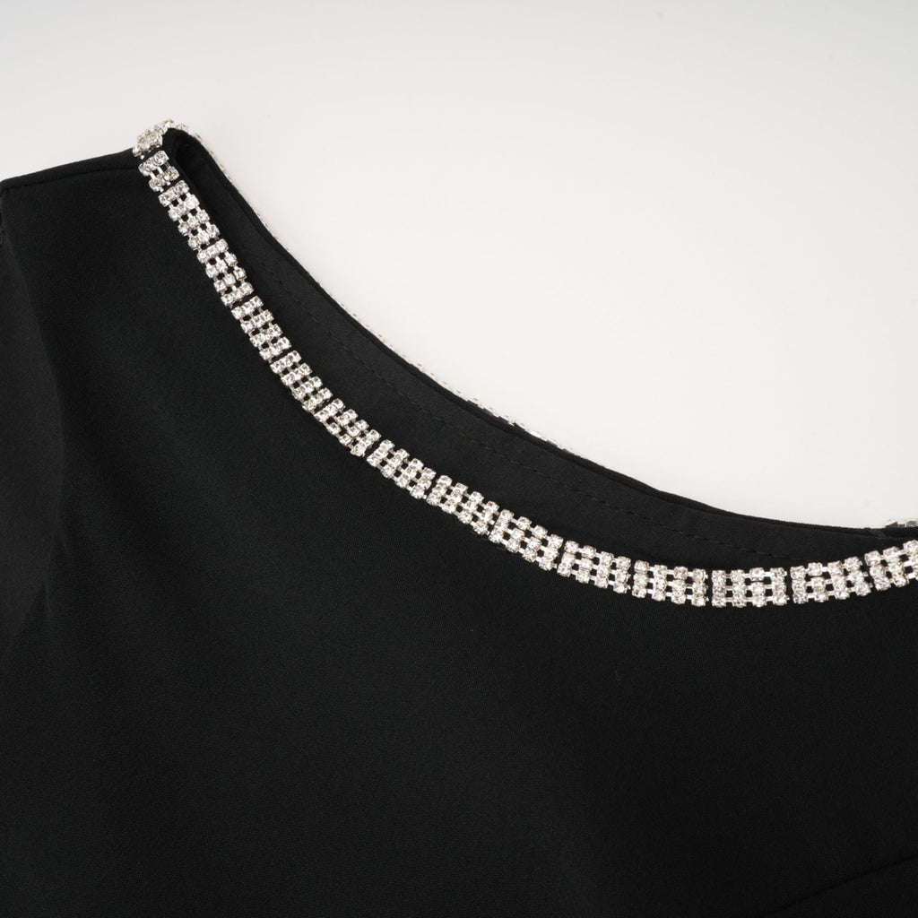 Μίνι Φόρεμα Με Λιλά Κρυστάλλινες Λεπτομέρειες Και Λεπτομέρεια