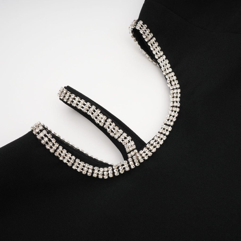 Μίνι Φόρεμα Με Λιλά Κρυστάλλινες Λεπτομέρειες Και Λεπτομέρεια