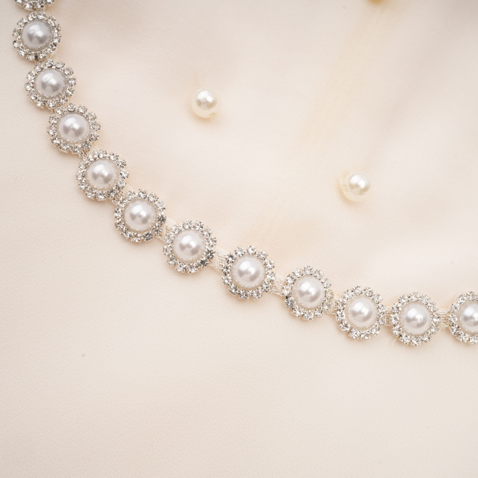 Μίνι Φόρεμα Yvonne Χωρίς Μανίκια Από Ψεύτικες Πέρλες Με Σχέδιο Πέρλας