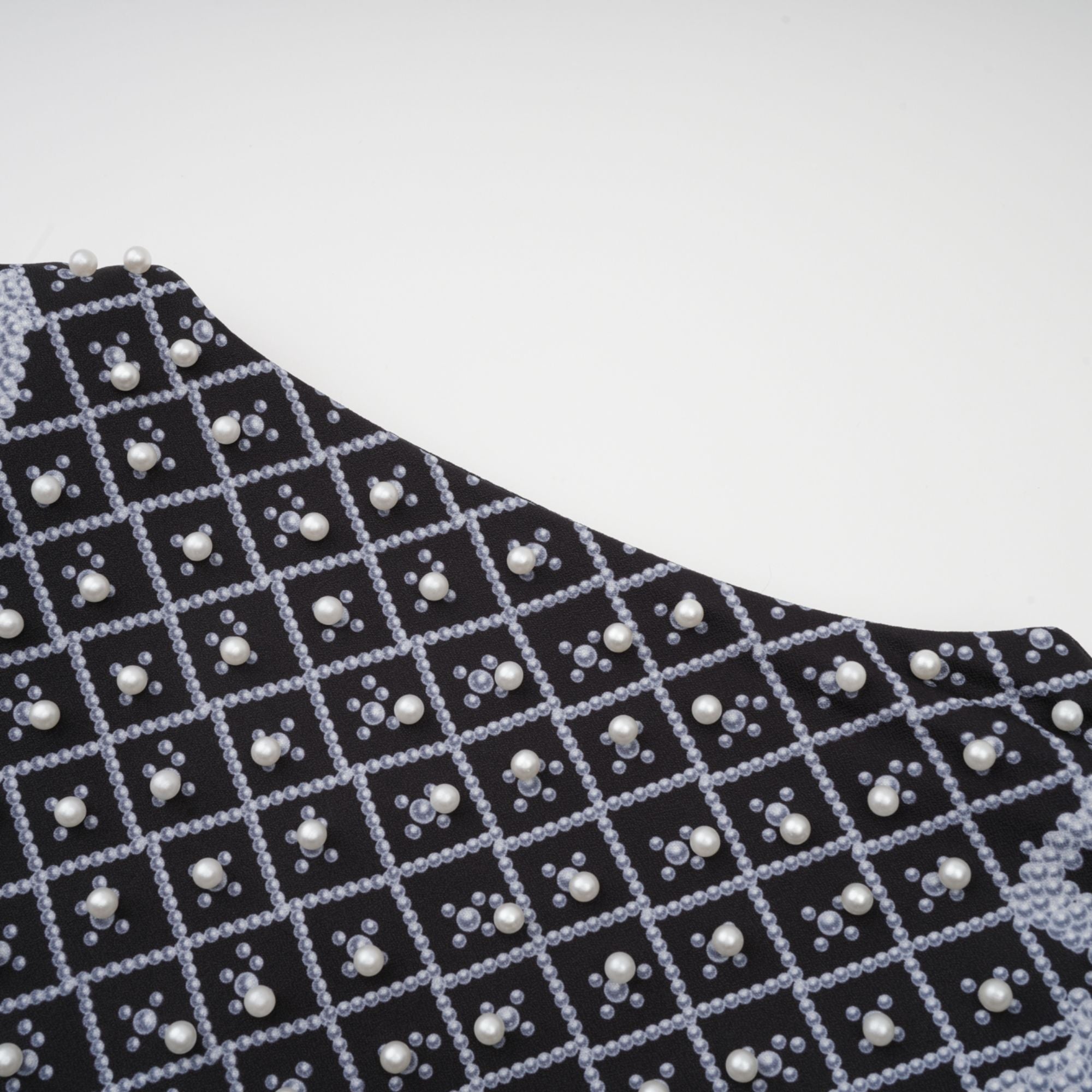 Φόρεμα Με V Λαιμόκοψη Και Μοτίβο Catherine