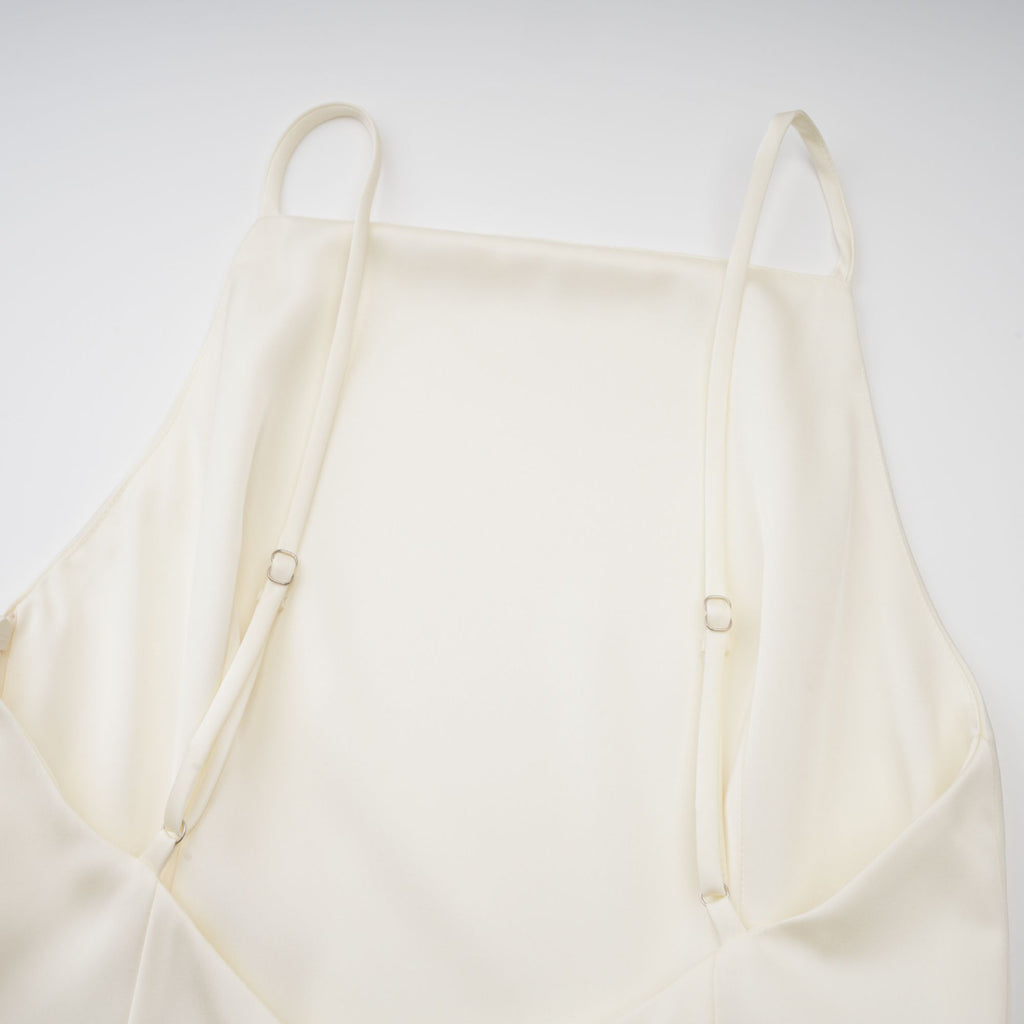 Μίνι Φόρεμα Lyna Με Λευκό Σατέν Βολάν Και Λεπτομέρεια Σάλι