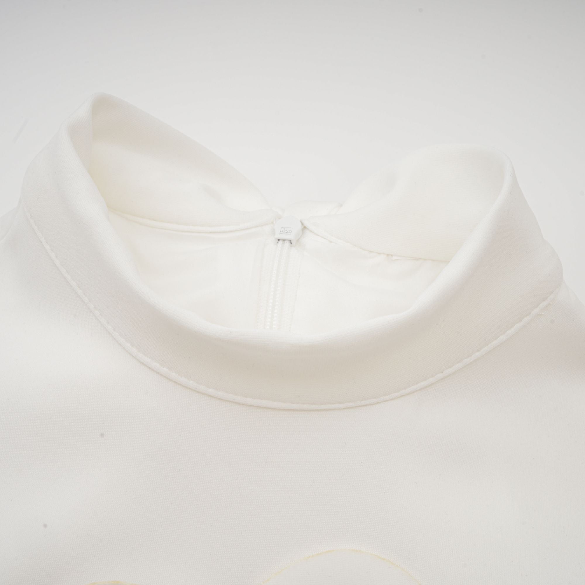 Λευκό Φόρεμα Με Παπιγιόν Magali Και Διακοσμητικά Λουλουδιών, Αμάνικο Μάξι Φόρεμα