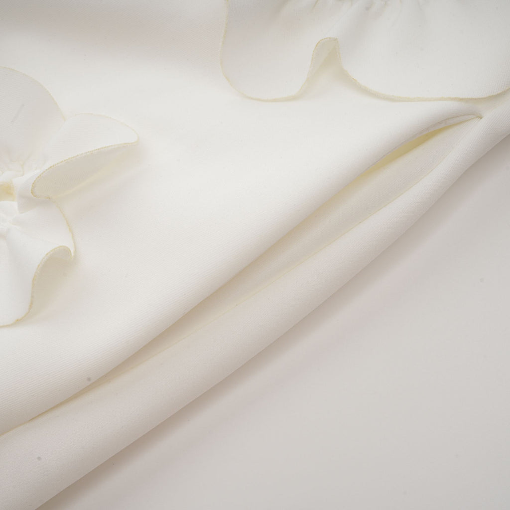 Λευκό Φόρεμα Με Παπιγιόν Magali Και Διακοσμητικά Λουλουδιών, Αμάνικο Μάξι Φόρεμα