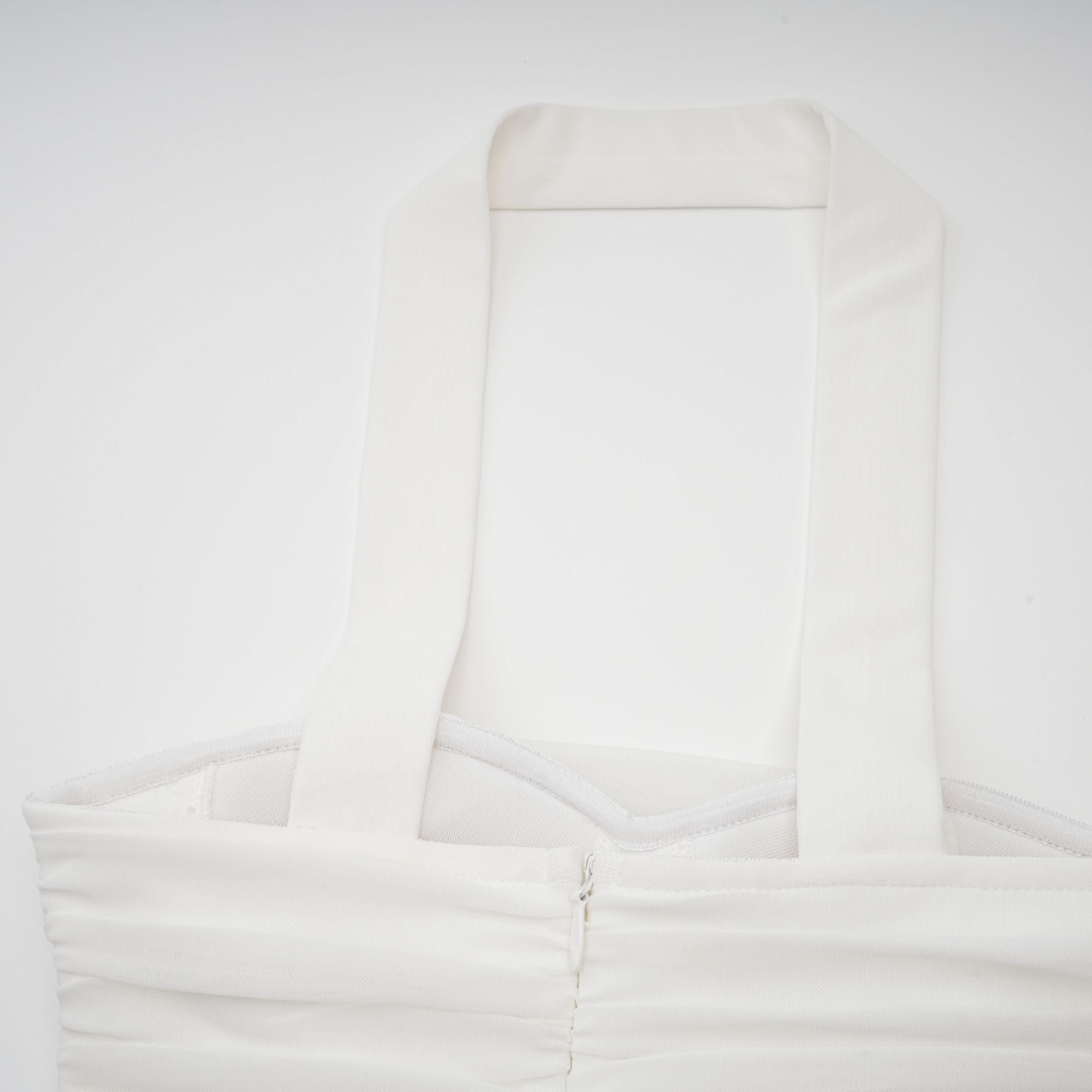 Φόρεμα Μίντι Με Λεπτή Τιράντα Pádraigín Σε Λευκό Χρώμα