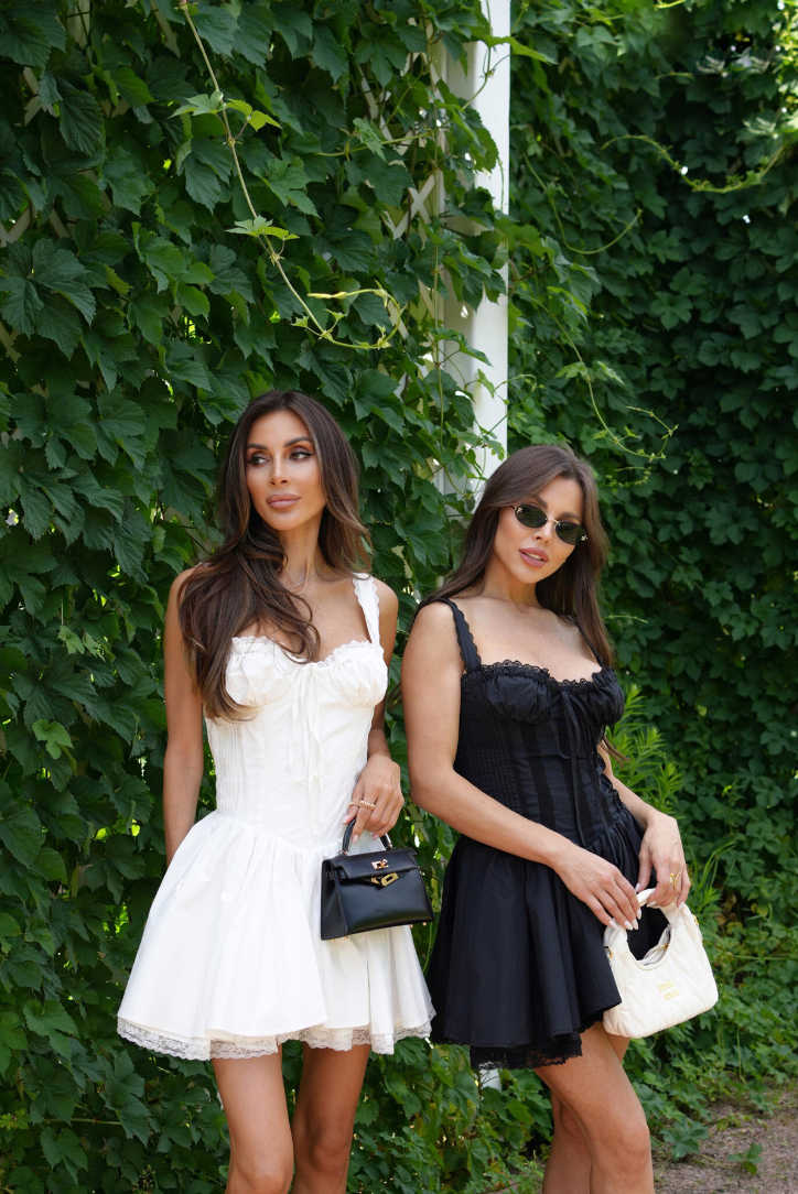 Μίνι Φόρεμα Noemi Με Δαντέλα Και Λεπτομέρειες Από Δαντέλα