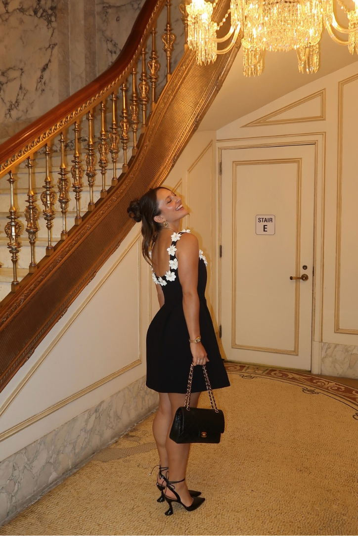 Μίνι Φόρεμα Με Φλοράλ Σχέδιο Κισσού