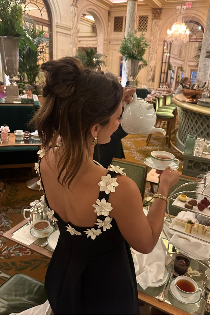 Μίνι Φόρεμα Με Φλοράλ Σχέδιο Κισσού