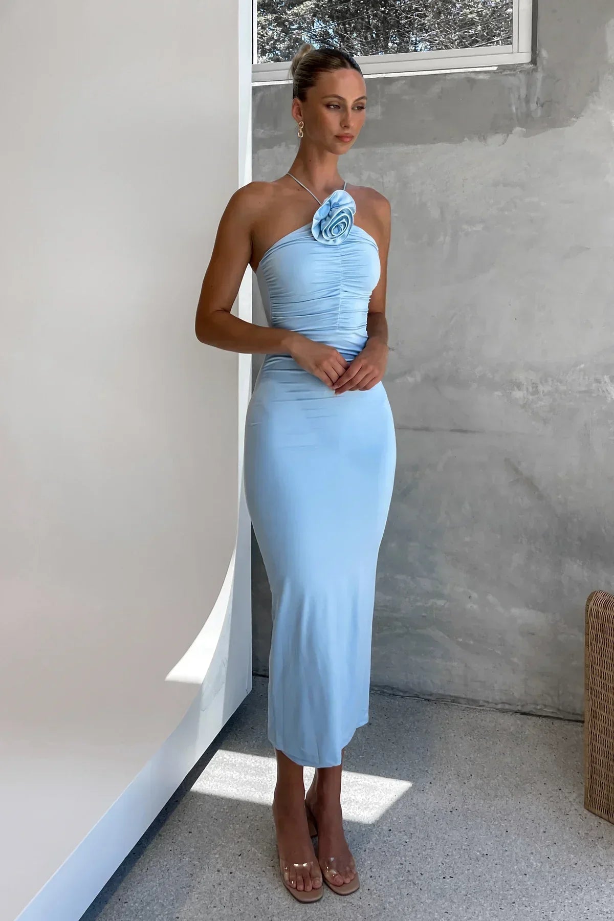 Φόρεμα Μίντι Με Τιράντες Και Τιράντες