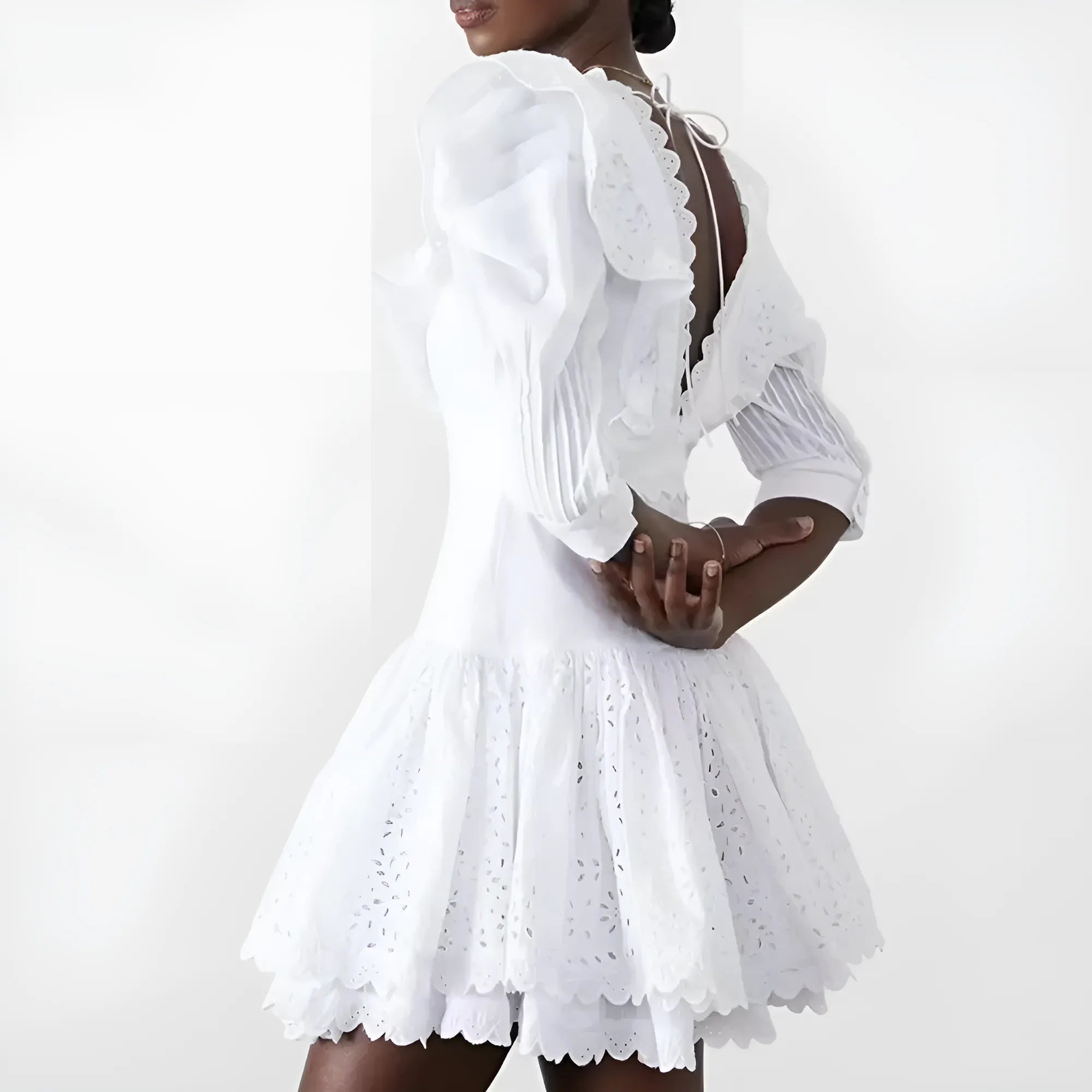 Μίνι Φόρεμα Éloïse Με Βολάν Και Βαθύ Ντεκολτέ, Χωρίς Πλάτη