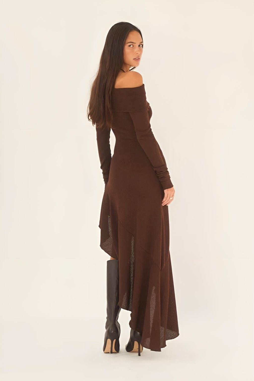 Φόρεμα Μίντι Πλεκτό Με Έξω Τους Ώμους Και Φαρδύ Τελείωμα Alisa