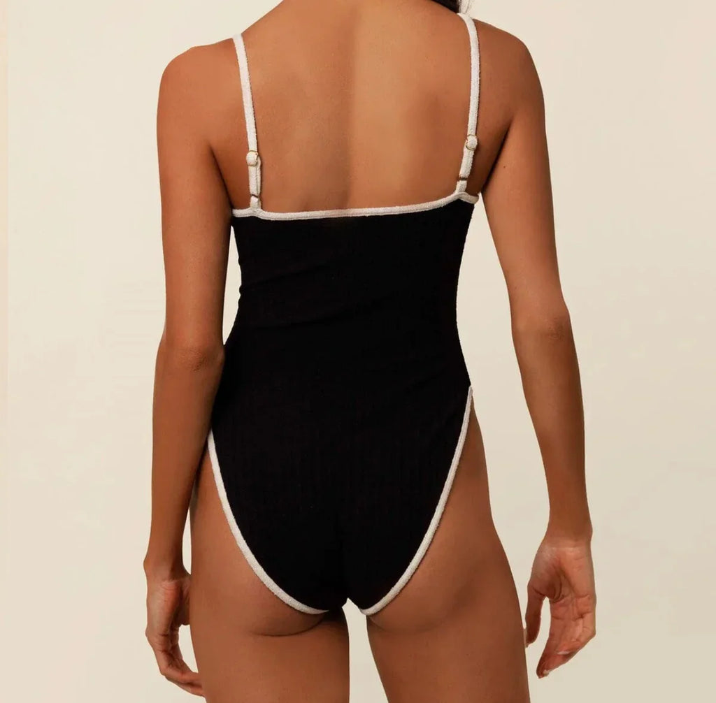 Μαγιό Με Αντίθεση