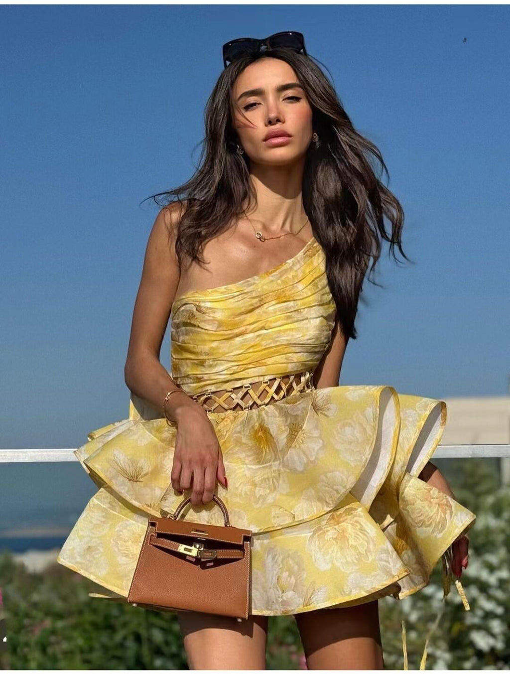 Μίνι Φόρεμα Με Έναν Ώμο Και Φλοράλ Σχέδιο Liora