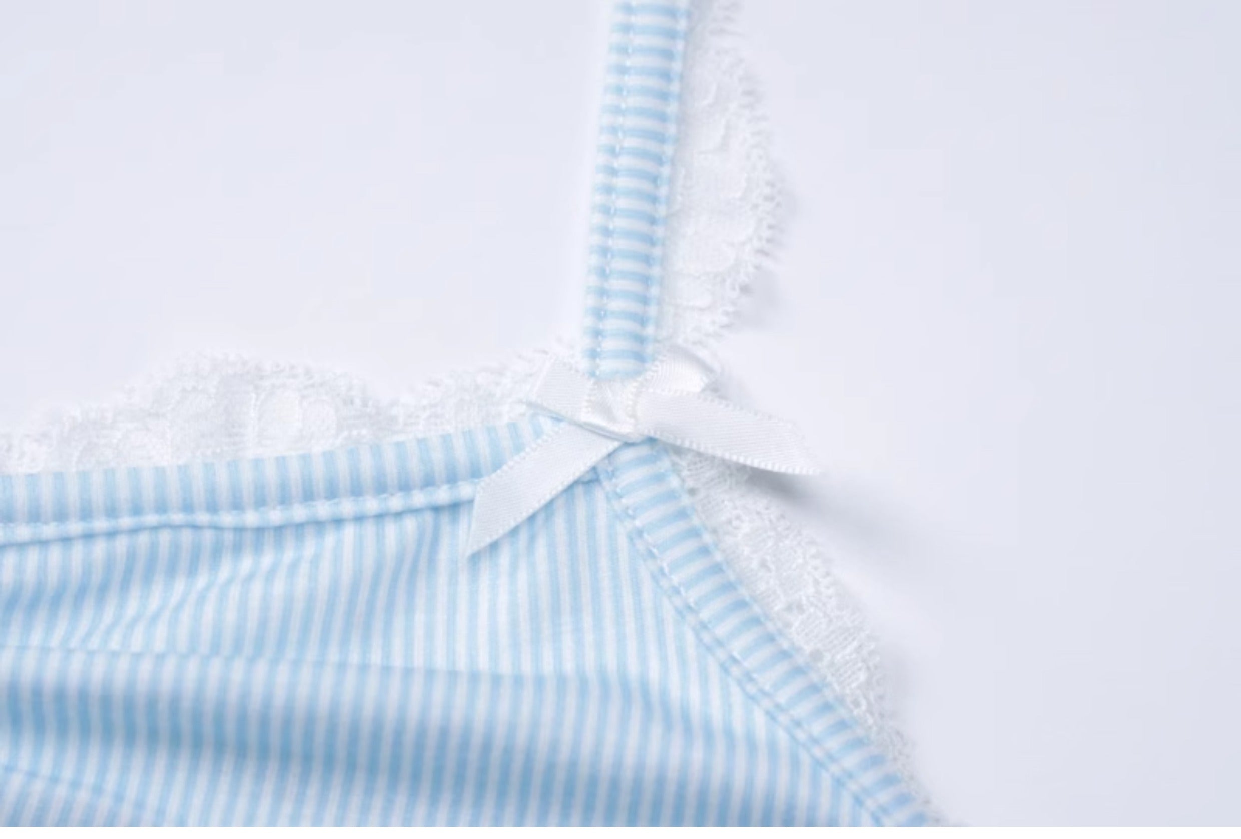 Μπλούζα Muı Linnea Με Δαντέλα Και Μακριά Μανίκια