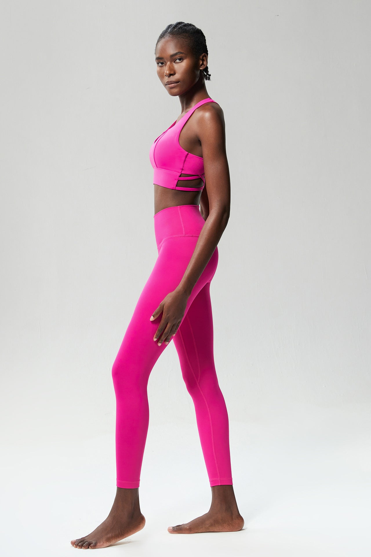 Σουτιέν Racer Με Χιαστί Λεπτομέρειες Στην Πλάτη