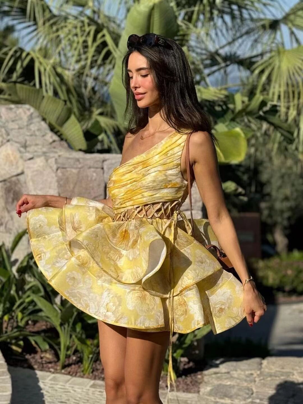 Μίνι Φόρεμα Με Έναν Ώμο Και Φλοράλ Σχέδιο Liora