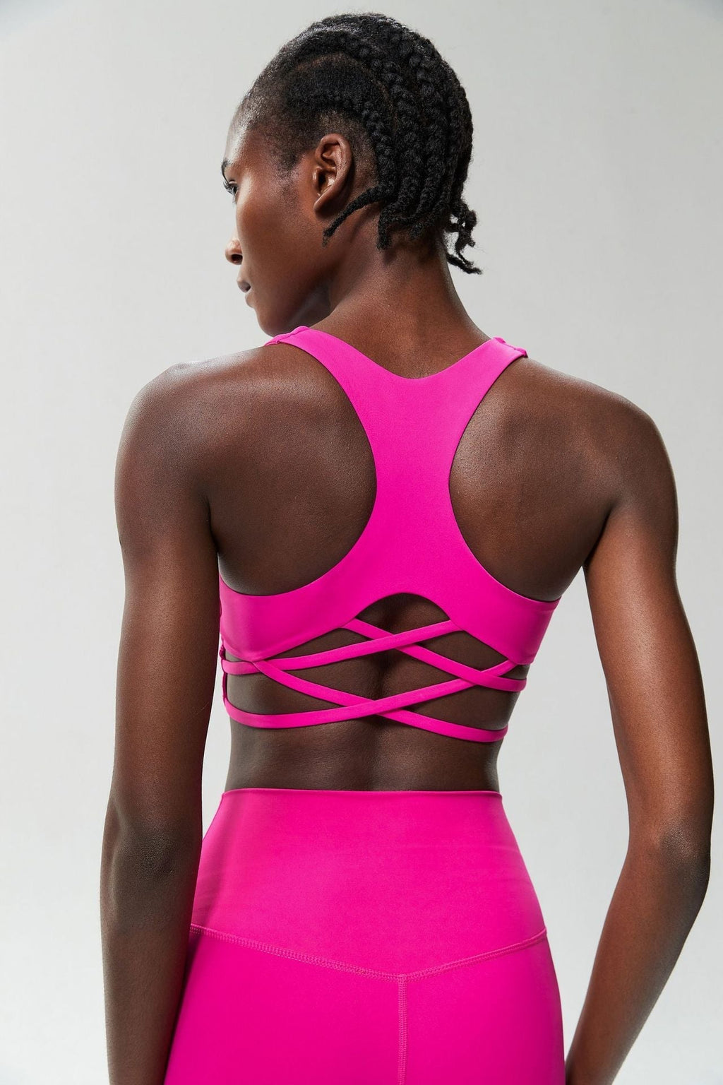 Σουτιέν Racer Με Χιαστί Λεπτομέρειες Στην Πλάτη