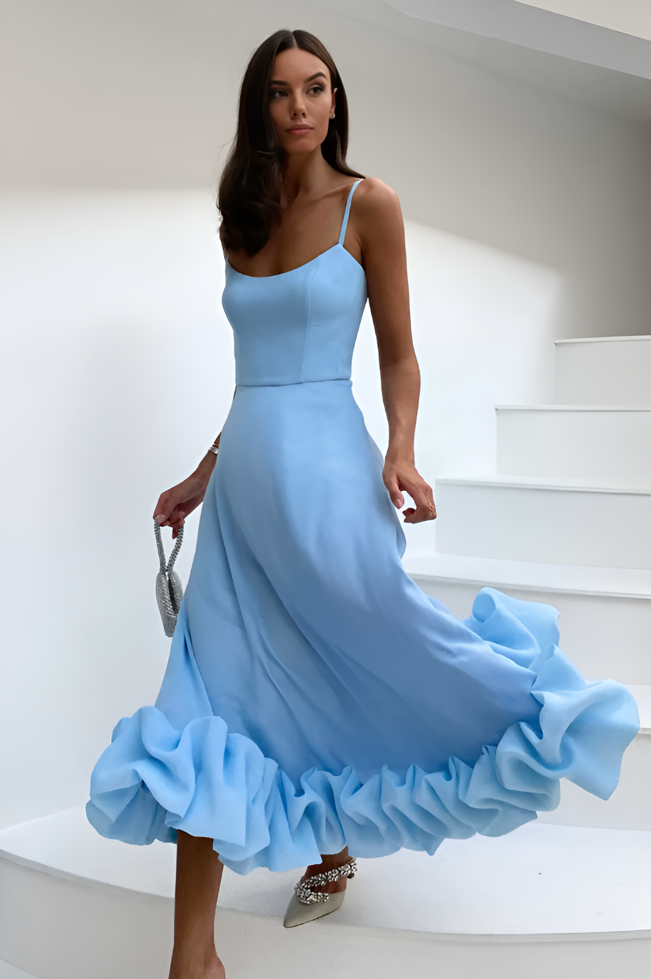 Φόρεμα Μίντι Με Βολάν Και Μπουστάκι